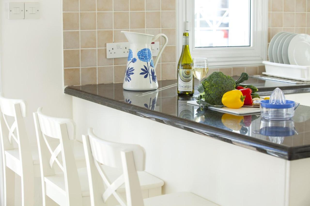 פרוטאראס Mimoza Seafront Villa מראה חיצוני תמונה